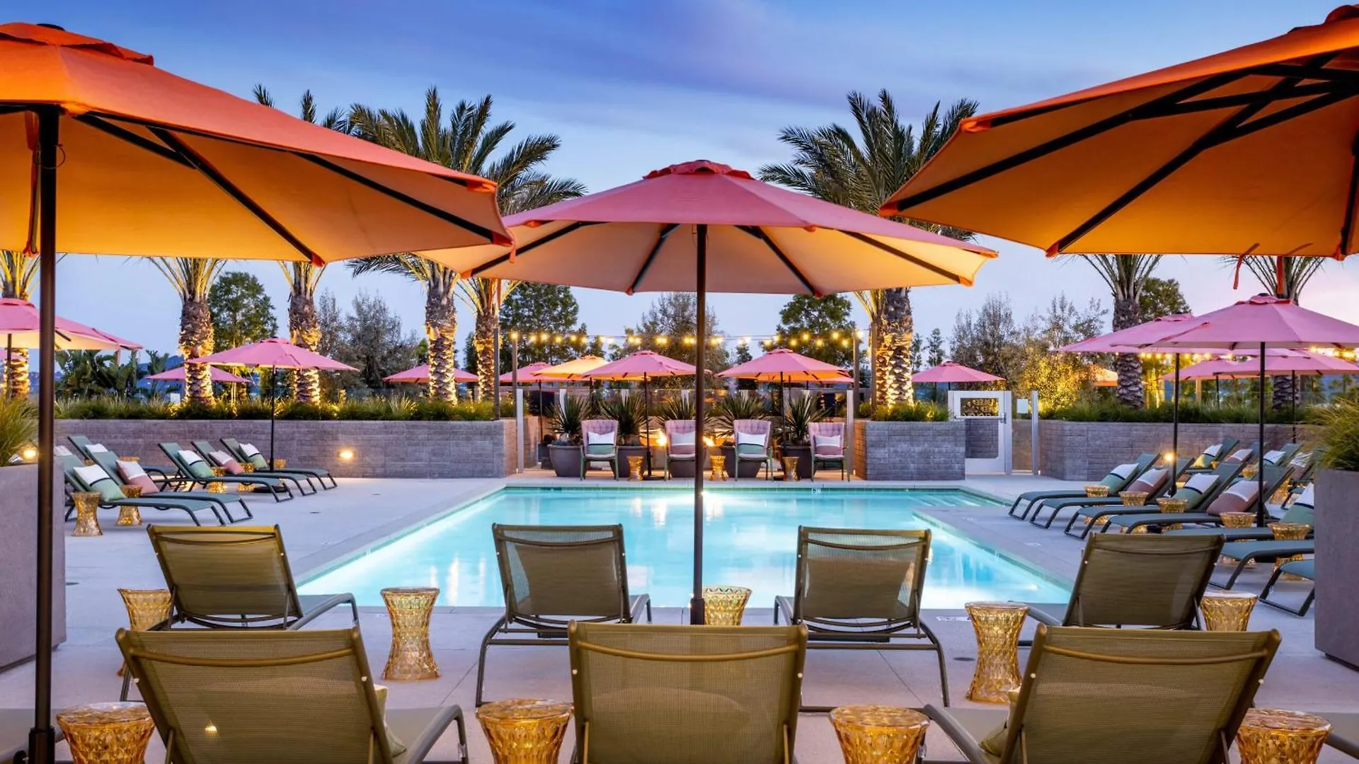 Apartment Heart Of North Hollywood 2 Bed Apt Free Parking, Hot Tub, Pool, Gym Los Angeles
