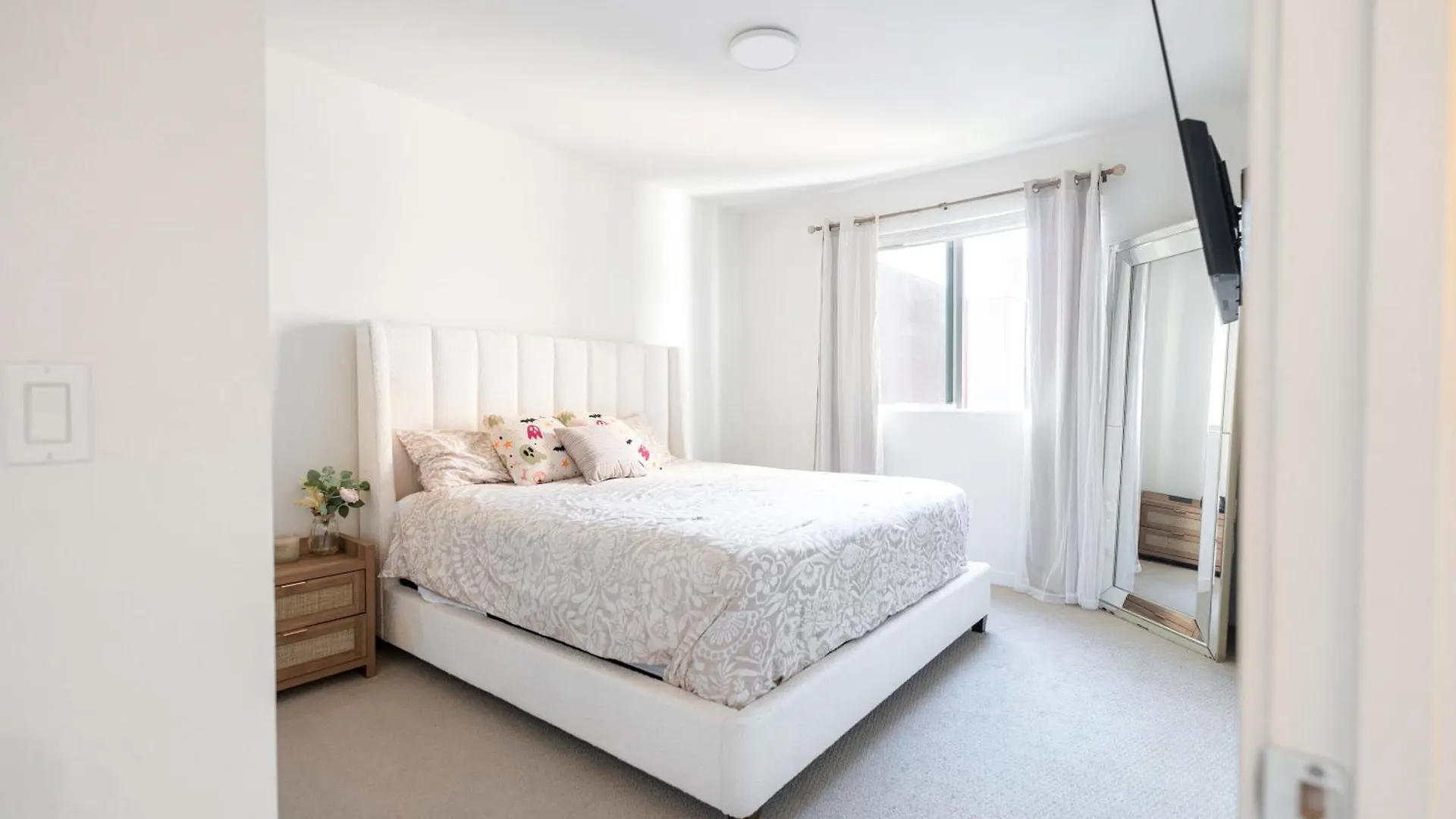 Apartment Heart Of North Hollywood 2 Bed Apt Free Parking, Hot Tub, Pool, Gym Los Angeles United States