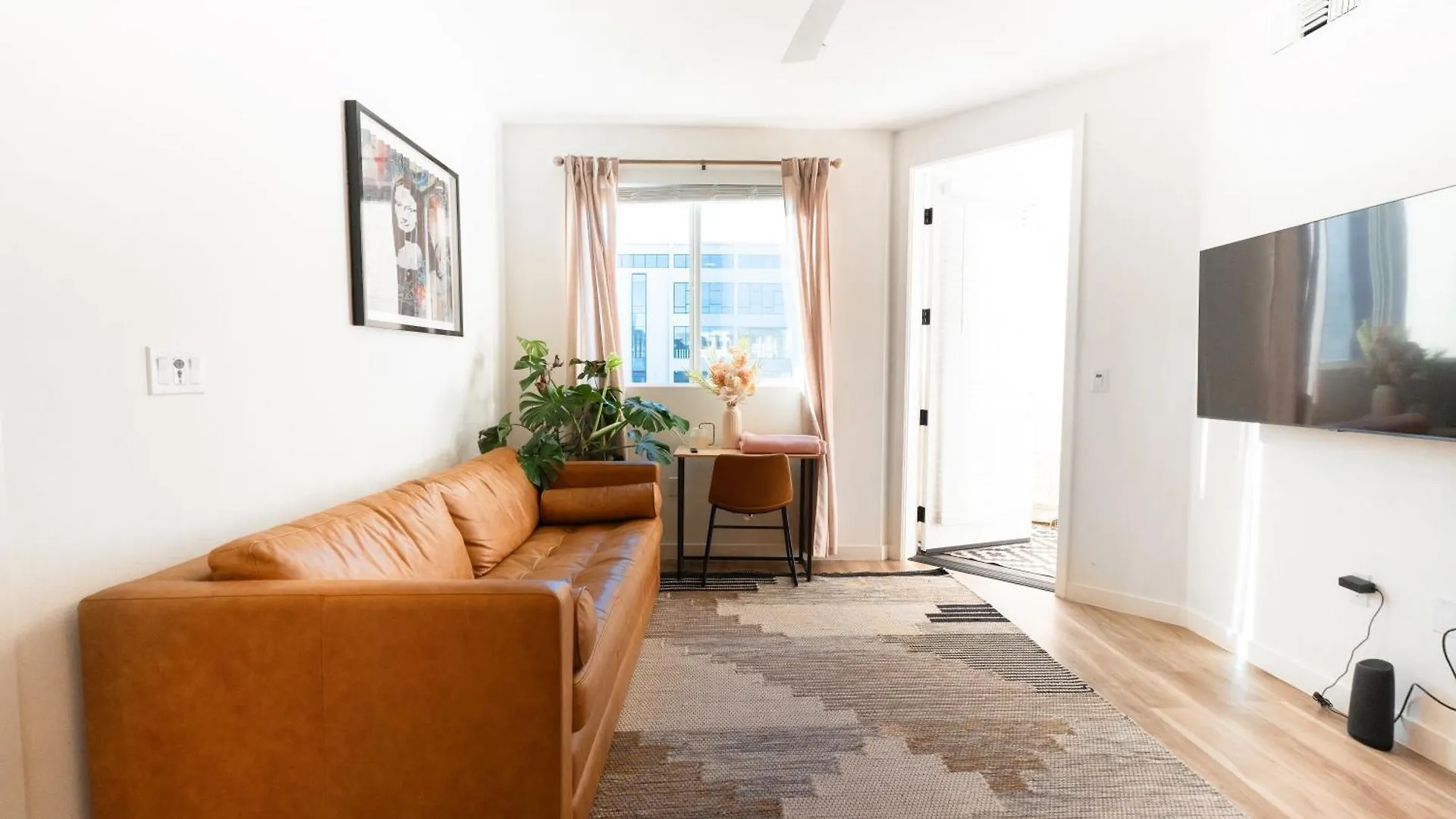 Apartment Heart Of North Hollywood 2 Bed Apt Free Parking, Hot Tub, Pool, Gym Los Angeles