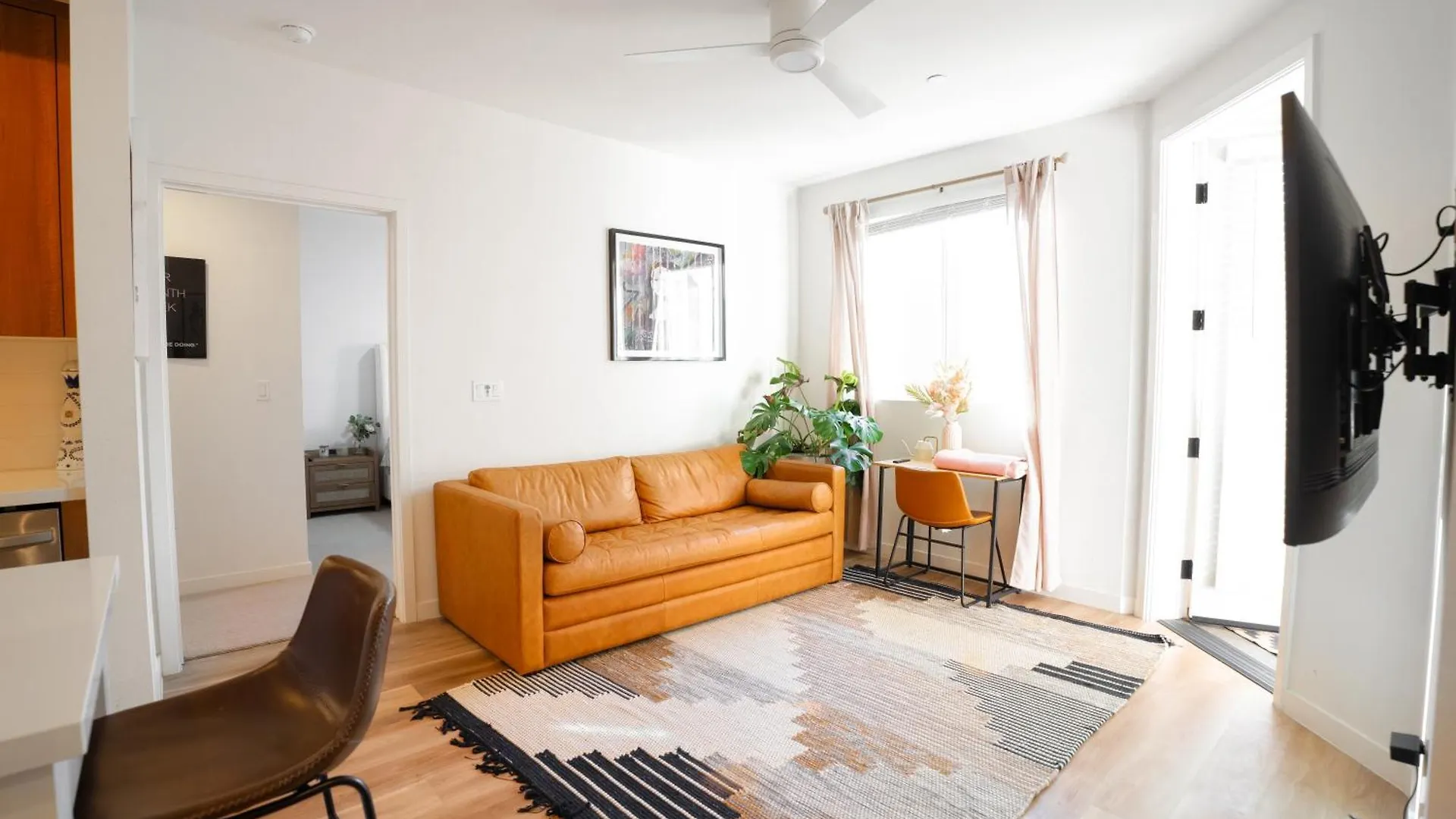 Heart Of North Hollywood 2 Bed Apt Free Parking, Hot Tub, Pool, Gym Los Angeles 0*,